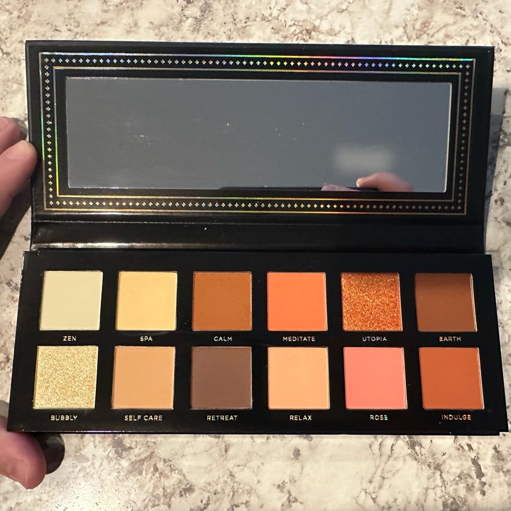 Ace Beaute Eyeshadow Palette